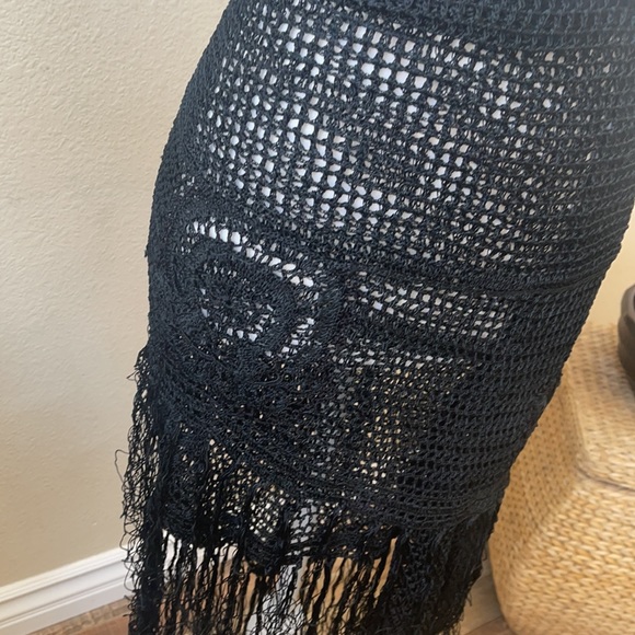 Vintage crocheted /beaded shawl - Picture 8 of 10